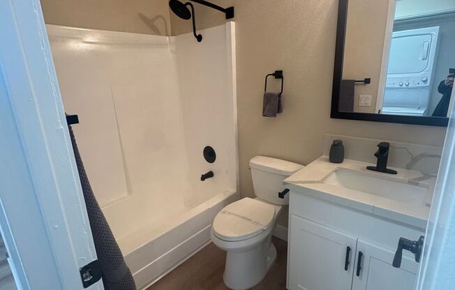2 beds, 2 baths, 900 sqft, $3,750, Unit 49