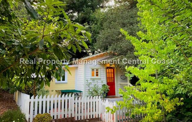 AVAILABLE October - 1 Bed / 1 Bath Cottage