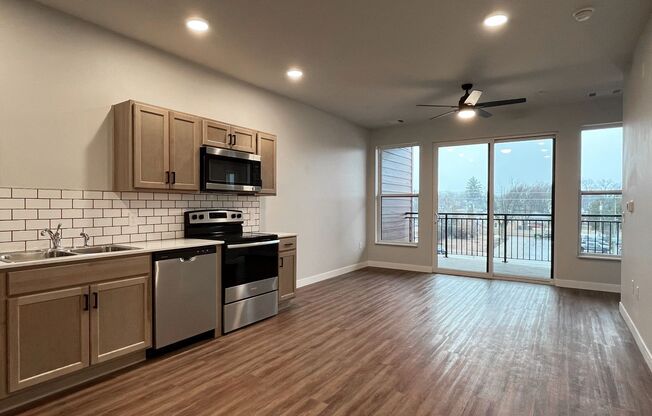 1 bed, 1 bath, 669 sqft, $1,465, Unit WR 305-219