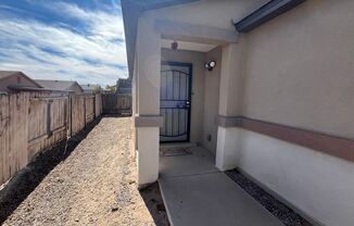 2 beds, 1 bath, $1,900