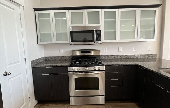 SIGN A LEASE NOW FOR $2,000 OFF- Newly Build 3 Bed, 2.5 Bath Townhome in Pleasant Grove