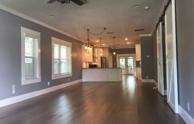 South Seminole Heights Bungalow w/ Spacious Open Concept, Like New!