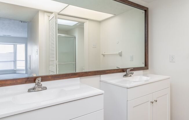 3 beds, 2 baths, 1,367 sqft, $2,000, Unit B10