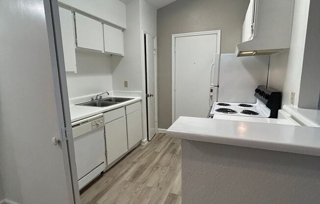 2 beds, 2 baths, 1,038 sqft, $1,085, Unit 0802