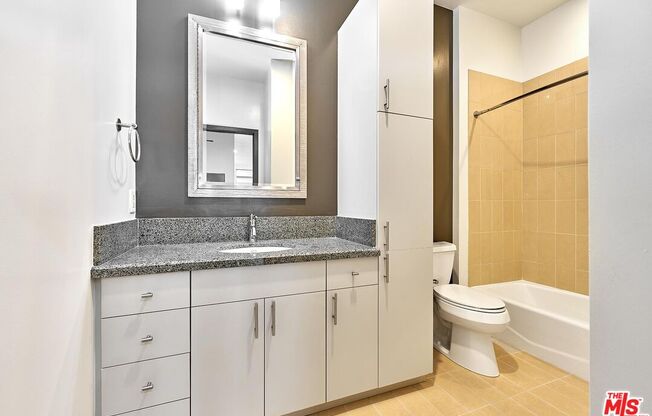 2 beds, 2 baths, 1,010 sqft, $3,050, Unit 404