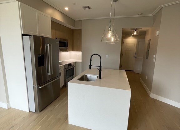 Studio, 1 bath, 568 sqft, $2,550, Unit 315