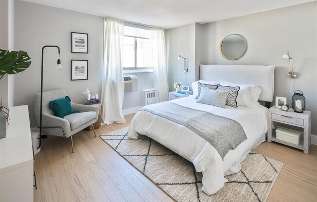 2 beds, 1 bath, 670 sqft, $5,465, Unit 8E