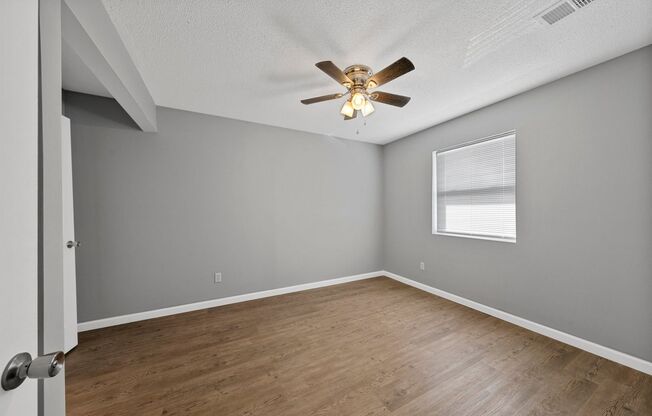 1 bed, 1 bath, 550 sqft, $705, Unit 636 10