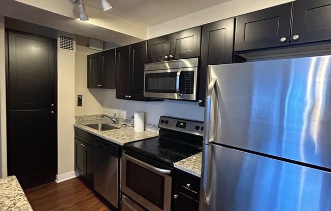 1 bed, 1 bath, 700 sqft, $2,000, Unit 418-0308