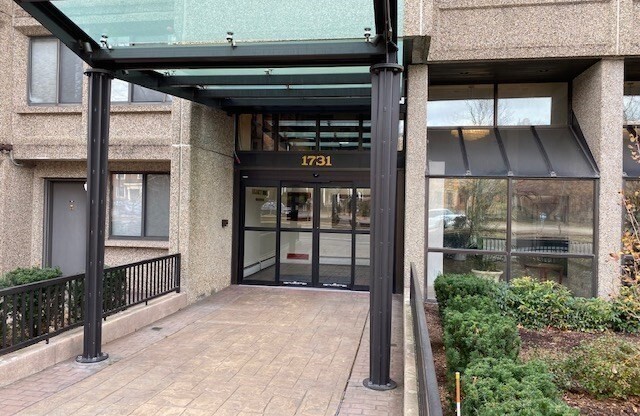 1 bed, 1 bath, 947 sqft, $3,450, Unit 711