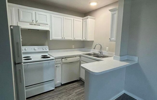 Studio, 1 bath, 512 sqft, $650