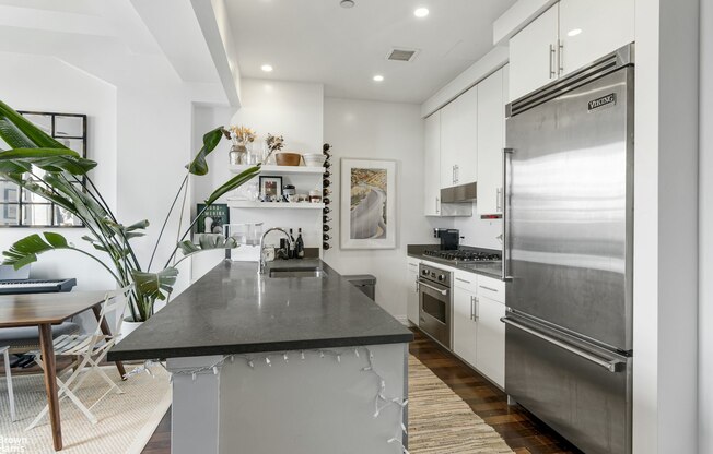 1 HANSON PL