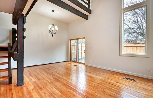 12 LILAC CT