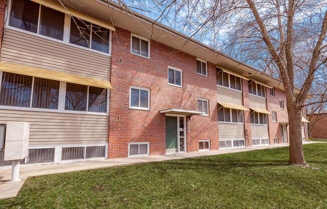 2500 N 56 ST