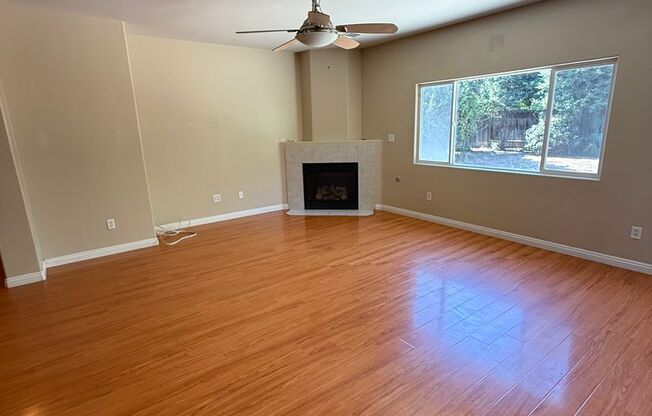 Modern 4-Bedroom Home in Northwest Bakersfield