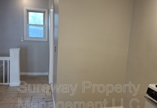 12 BORDEN AVE