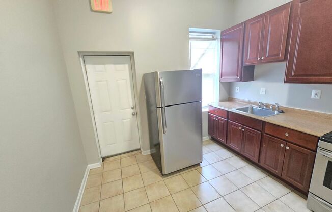 1 bed, 1 bath, 1,500 sqft, $1,175, Unit A