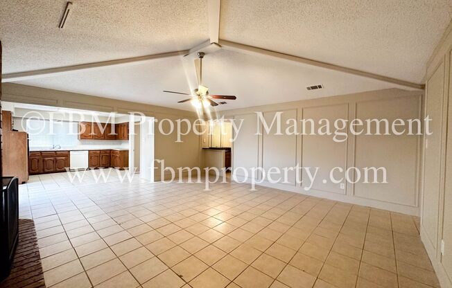 1342 Briarbrook Dr. - Spacious 3 Bedroom, 2 Bathroom Brick Duplex Home in Desoto, TX!