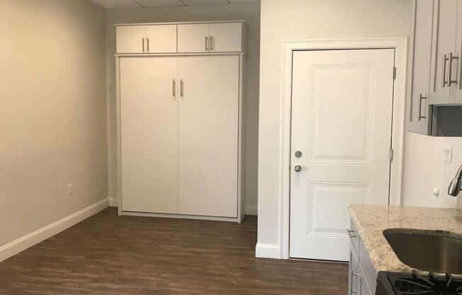 Studio, 1 bath, 260 sqft, $1,700, Unit 1