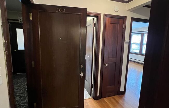 1 bed, 1 bath, 700 sqft, $1,695, Unit C302