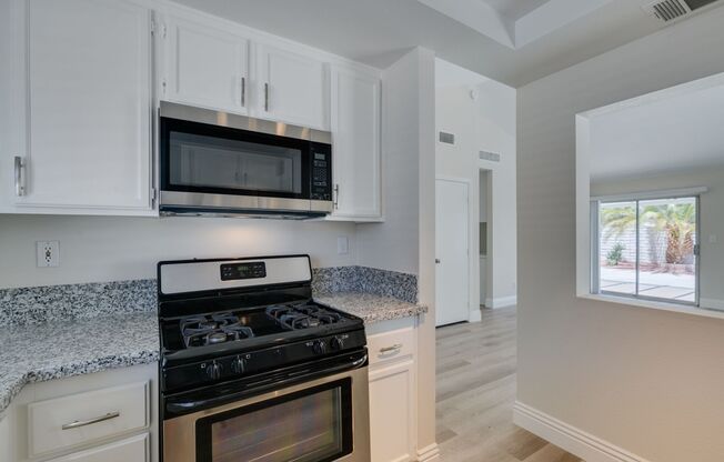 2 bedrooms 2 bathrooms single story house in NW
