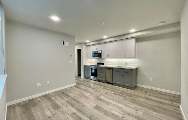 1 bed, 1 bath, 350 sqft, $1,595, Unit 002