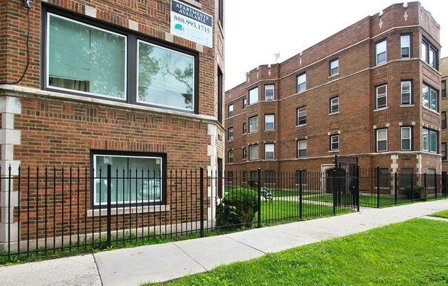 1742 E 72nd