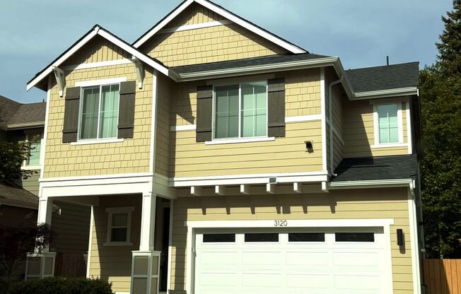 Harbour Crossing Comfort – Light-Filled Home with Daylight Basement
