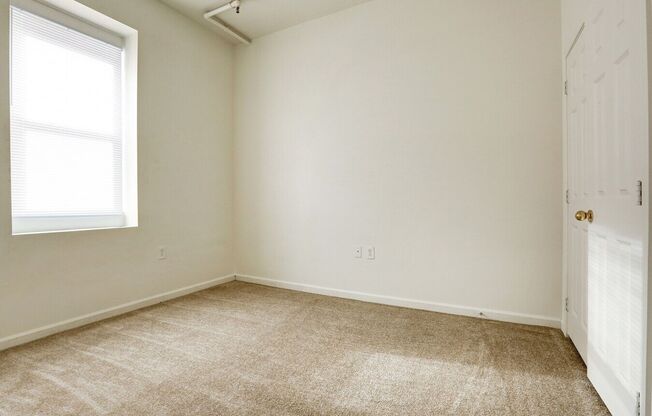 2 beds, 1 bath, 767 sqft, $1,075
