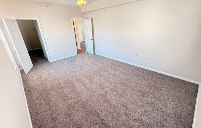 2 beds, 1 bath, 1,047 sqft, $1,242, Unit 14-301