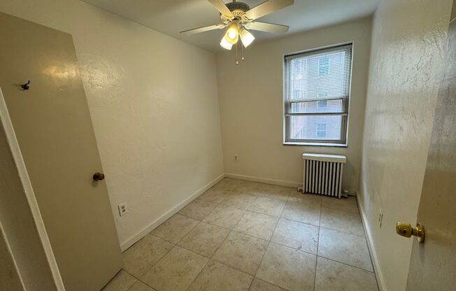 3 beds, 1 bath, 800 sqft, $2,195, Unit 316B