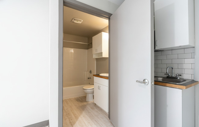 Studio, 1 bath, 152 sqft, $795, Unit 212