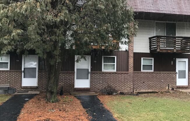 State College townhouse available August!