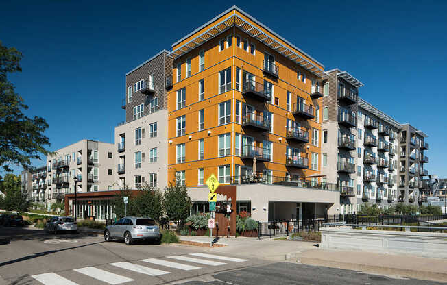 Street view of the exterior apartment building Track29