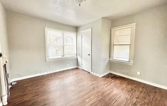 1709 N PAGE AVE