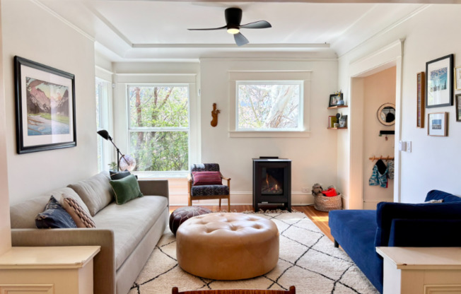 712 N 47 ST