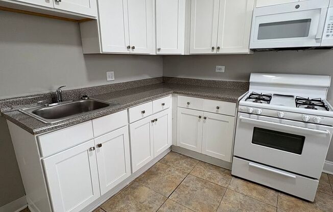 3 beds, 1 bath, 1,270 sqft, $1,350, Unit WW 201