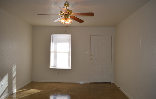 1 bed, 1 bath, 700 sqft, $725, Unit 108 - STILL OCCUPIED BY RESIDENT