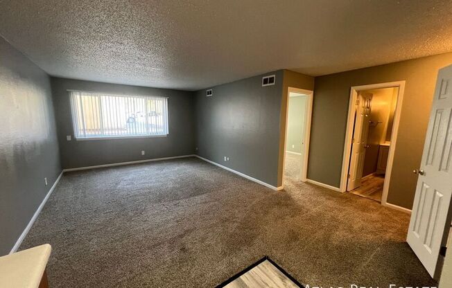 2614 E FOUNTAIN BLVD