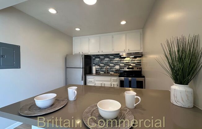 Studio, 1 bath, 608 sqft, $1,650, Unit 305