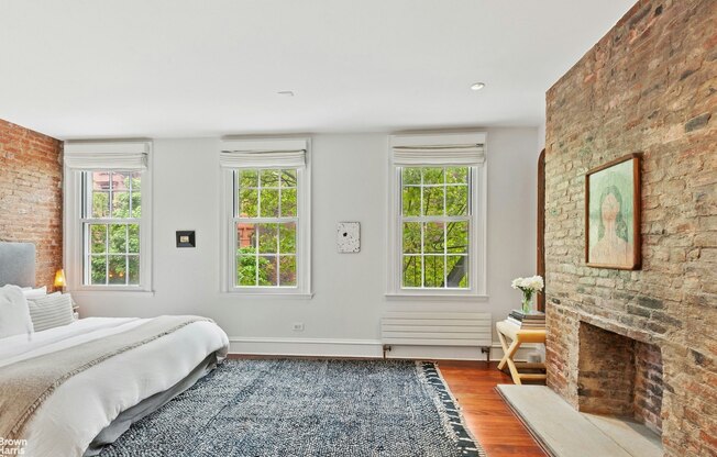277 W 12 ST