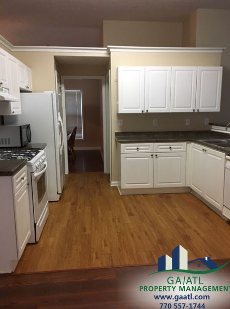 3 beds, 2 baths, $2,095