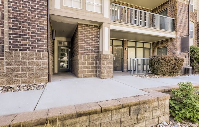 Stunning 2 bedroom 2 bath with loft in Aurora!
