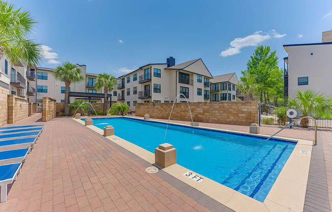 Pool at Vue Live Oak, Dallas, TX, 75204