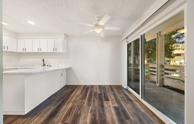 2 beds, 1 bath, 905 sqft, $1,470, Unit 18