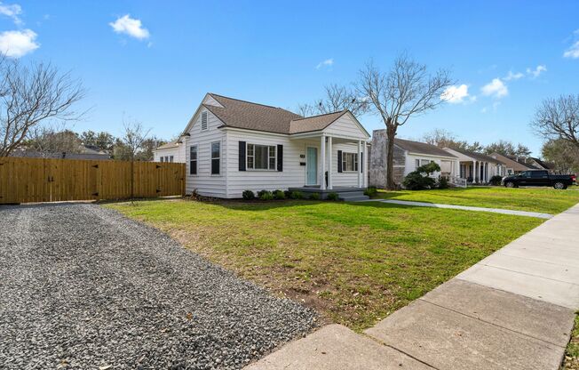 433 Cole - 3/Bed 2/Bath - $1900.00/month