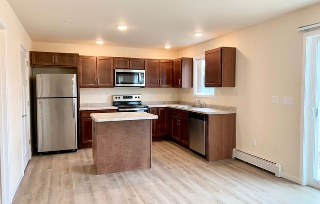 2 beds, 1.5 baths, 1,142 sqft, $1,620, Unit HO 137-02