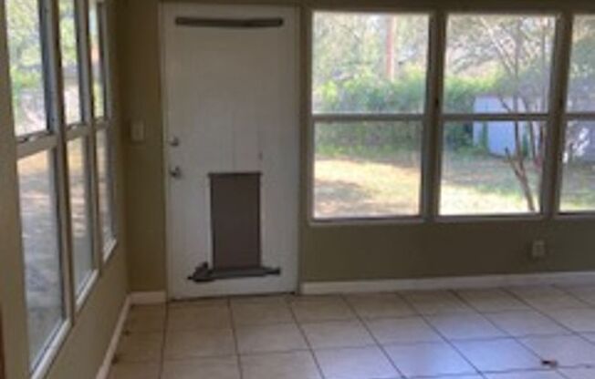 3 beds, 2 baths, $2,095