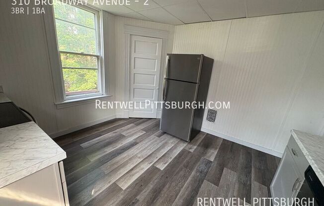 310 BROADWAY AVE