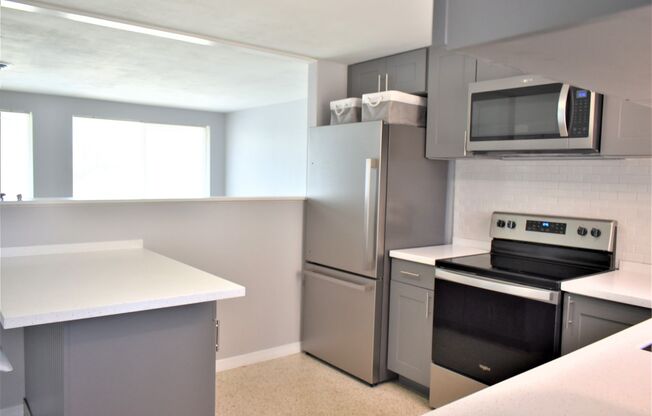 2 beds, 1 bath, $1,750